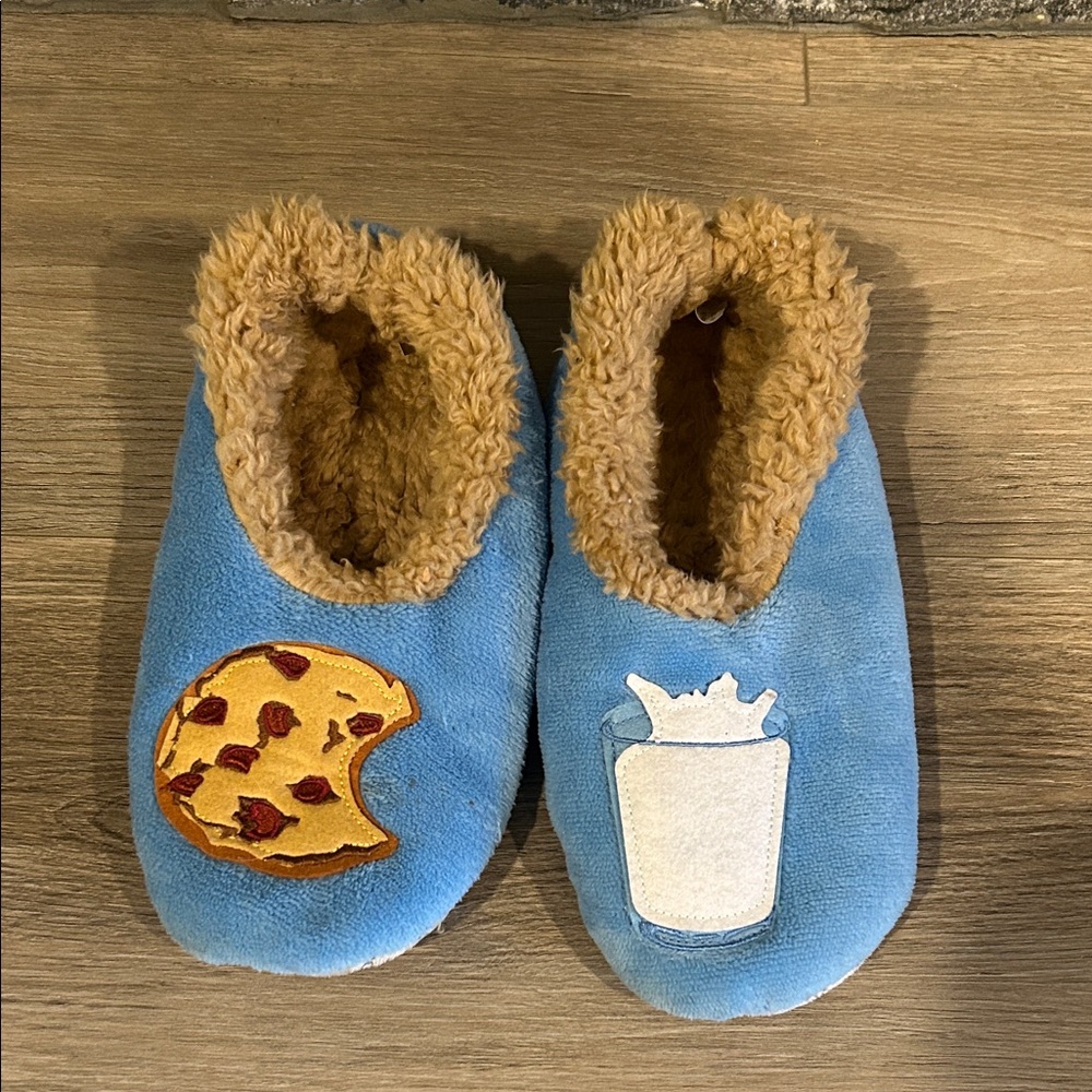 Snoozies Blue‎ Slippers with Cookie and Milk Design Size Large